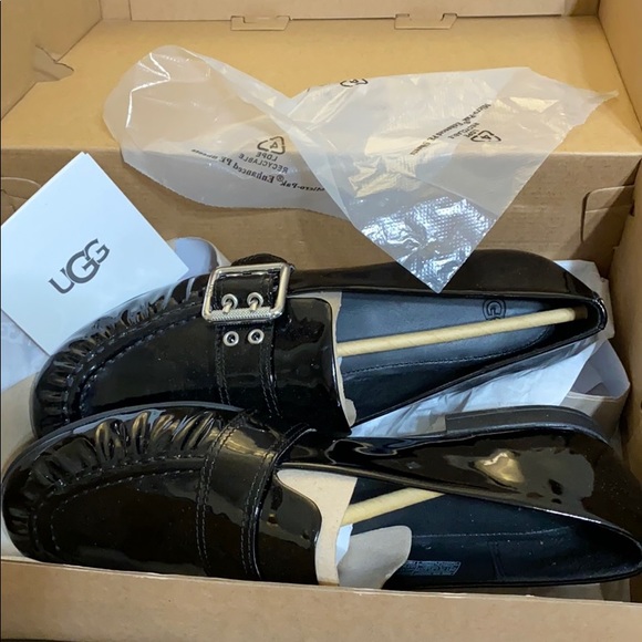 UGG Shoes - NEW 9.5 UGG Black Patent Flats Loafers EU 40.5
